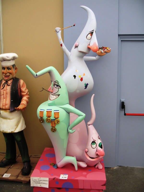 Totfalles: Av. Regne de València-San Valero
